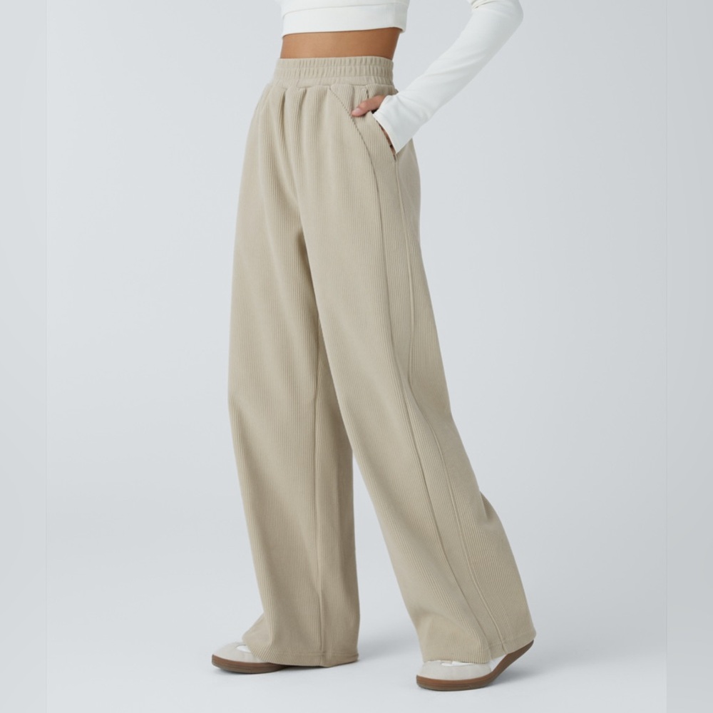 Halara High Waisted Side Pocket Straight Leg Mop
Corduroy Casual Pants